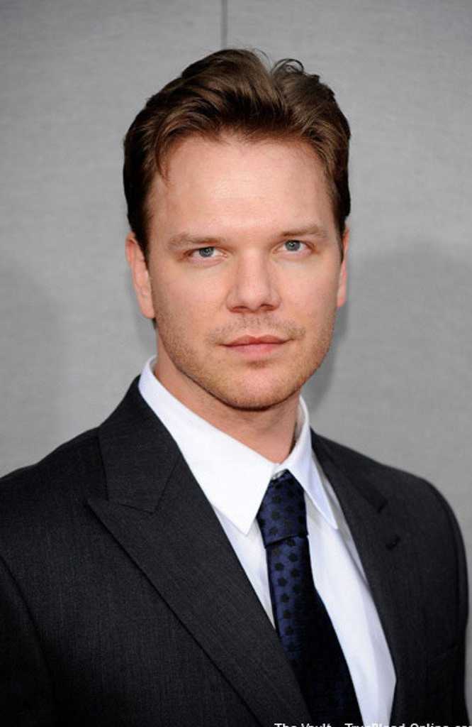 How tall is Jim Parrack?